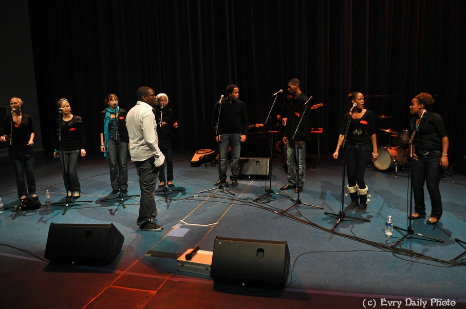 Evry Daily Photo - Telethon Evry 2010 - Concert Evry University Gospel - large - 5243988566.jpg